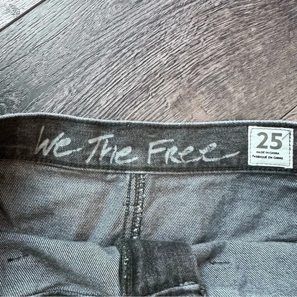 Free People We The Free pleated denim skirt washed black size 25 small - Picture 4 of 6